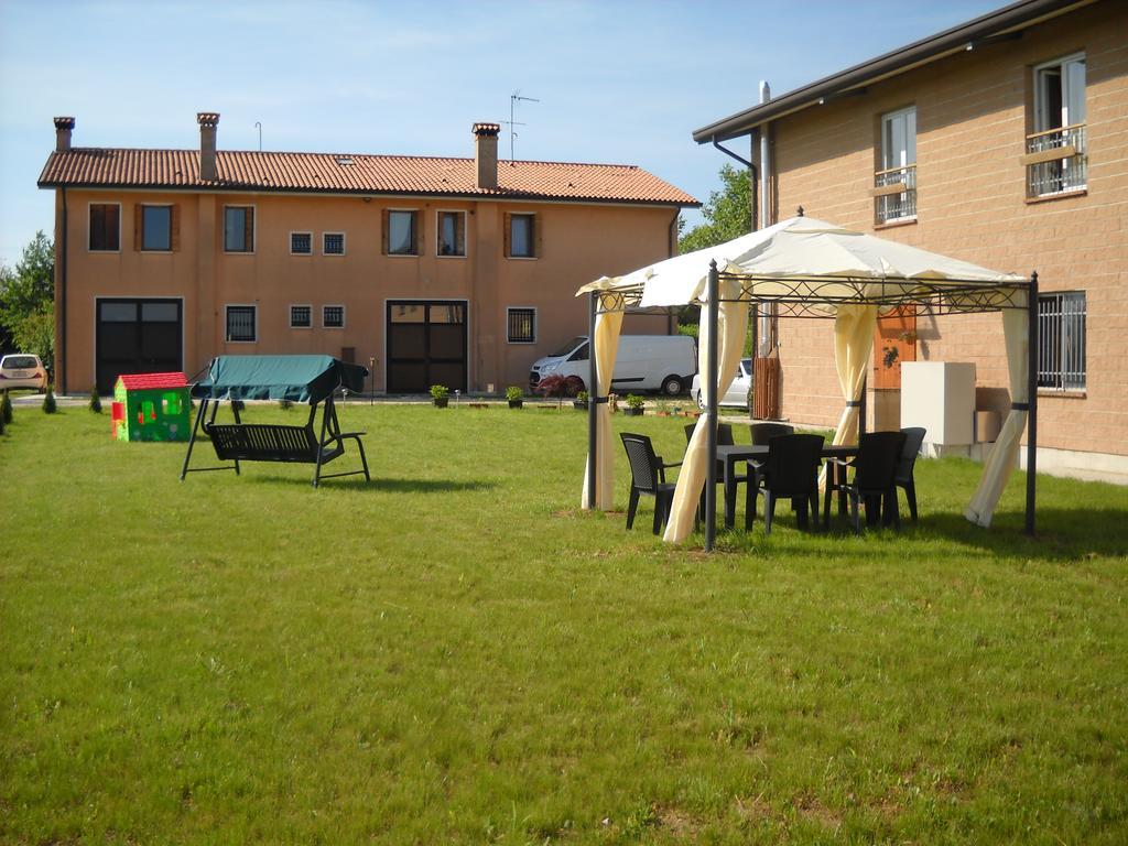 Gasthaus Agriturismo Campi Di Grano Roncade Exterior foto