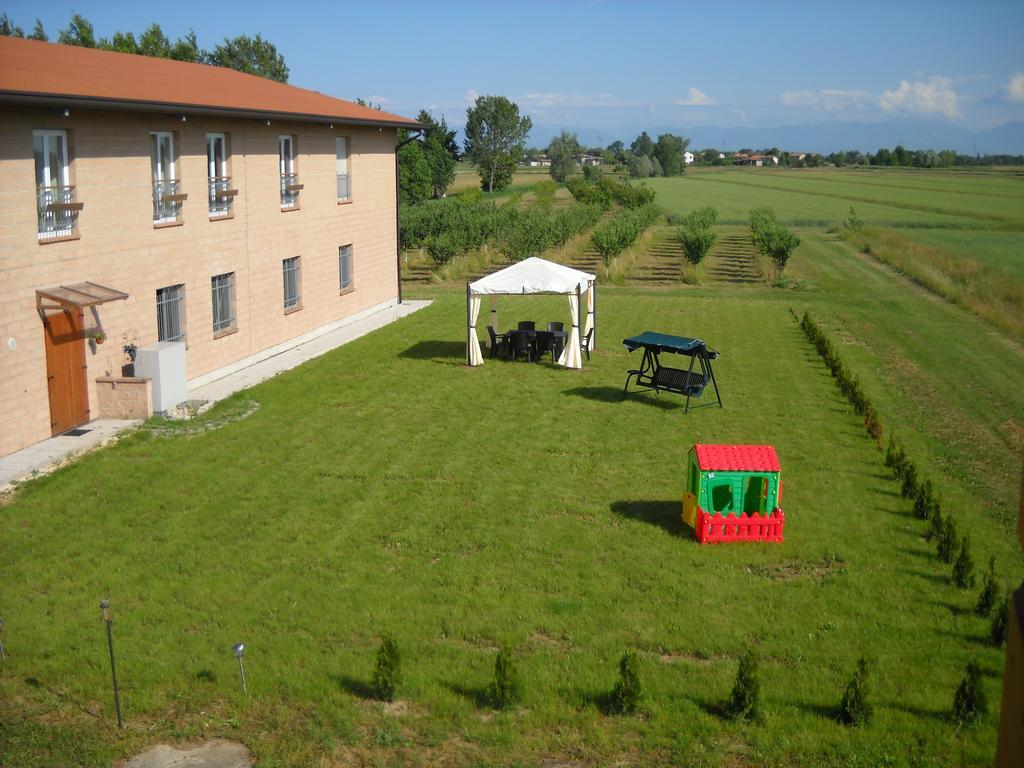 Gasthaus Agriturismo Campi Di Grano Roncade Exterior foto