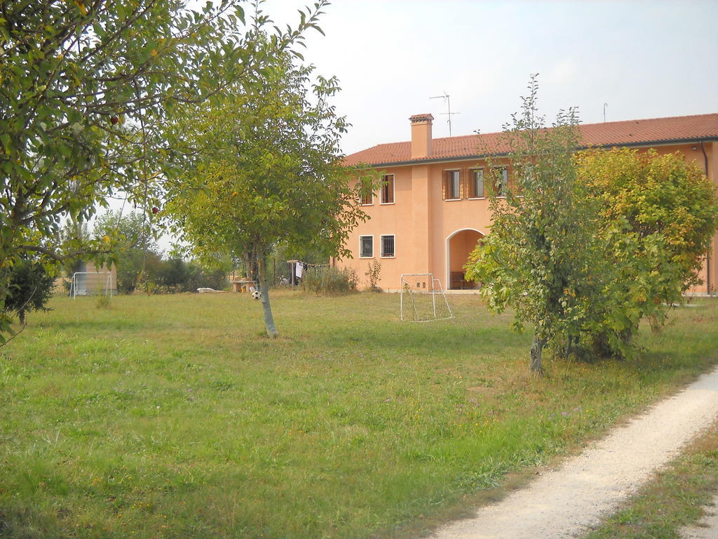 Gasthaus Agriturismo Campi Di Grano Roncade Exterior foto